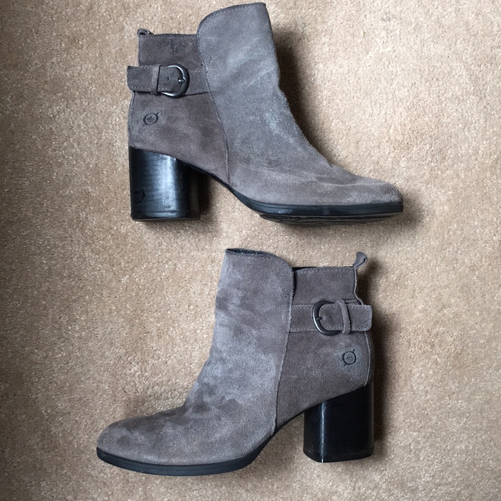 Grey suede Born Boots